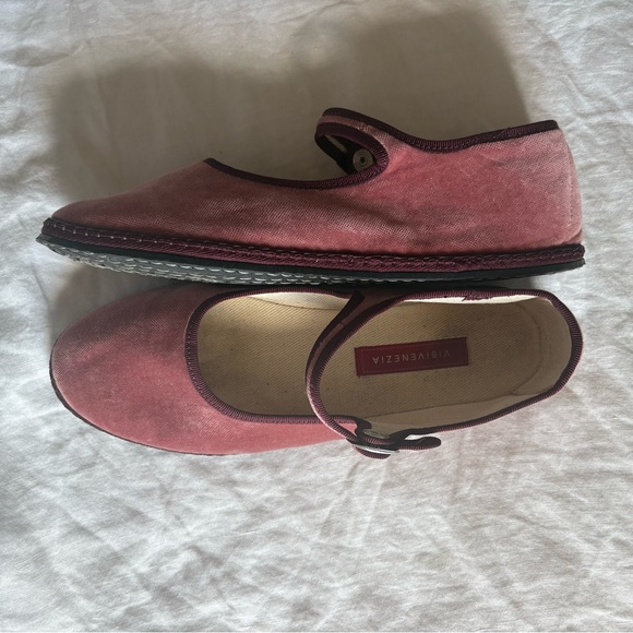 Vibi Venezia Mary Jane Flats - Picture 5 of 6